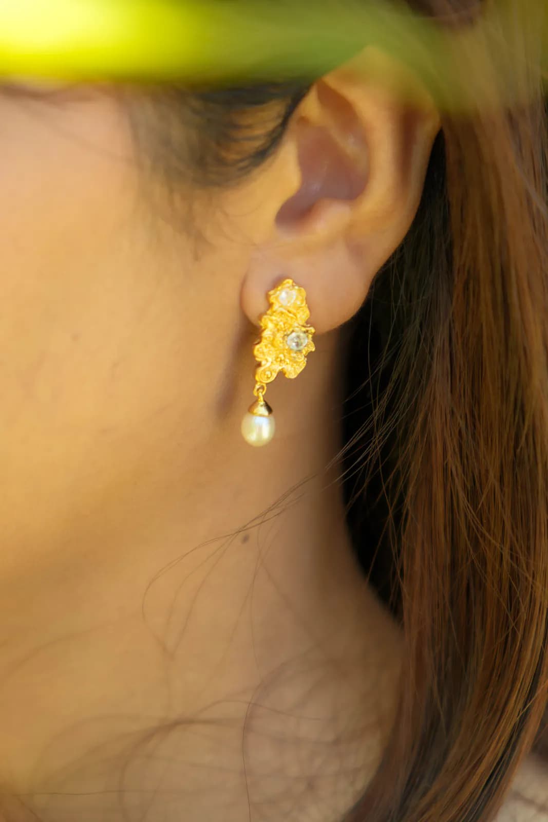 Gumitir Pearl Drop Earrings
